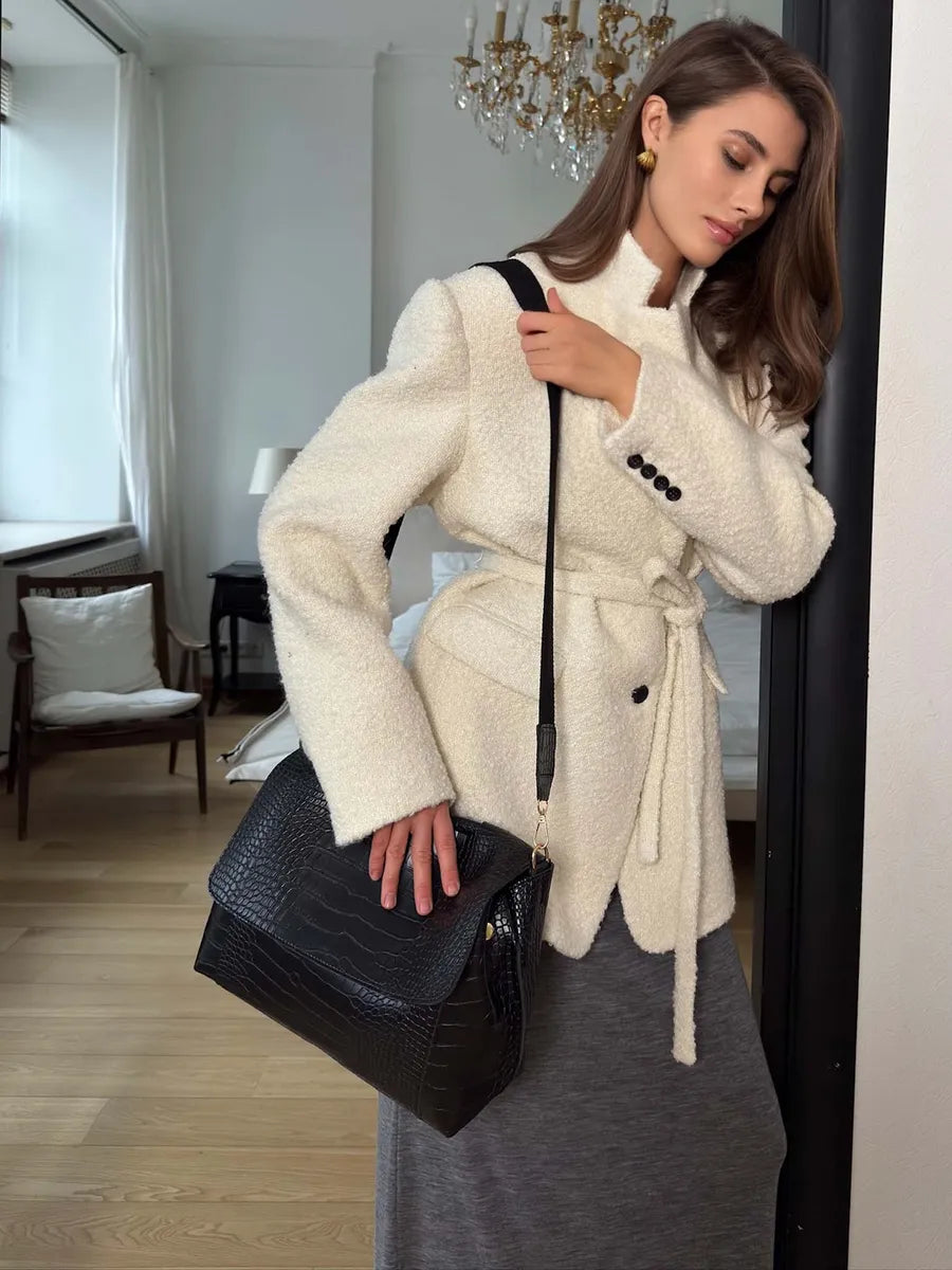 AVA Black