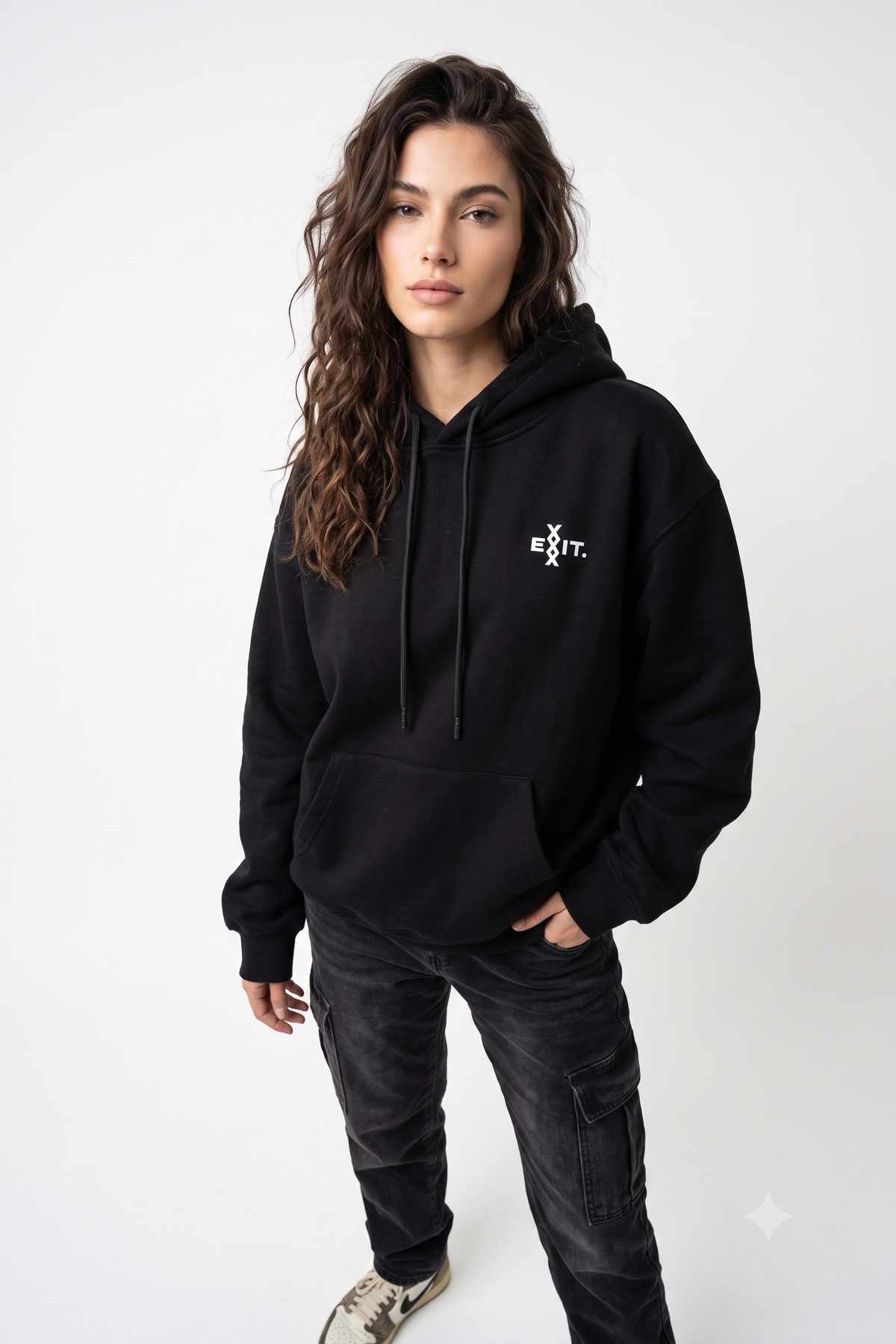Hanorac Unisex cu Glugă și Print 3D pe Spate – Negru